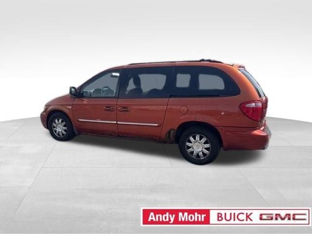 2006 Chrysler Town & Country LWB Vehicle Photo in Fishers, IN 46038
