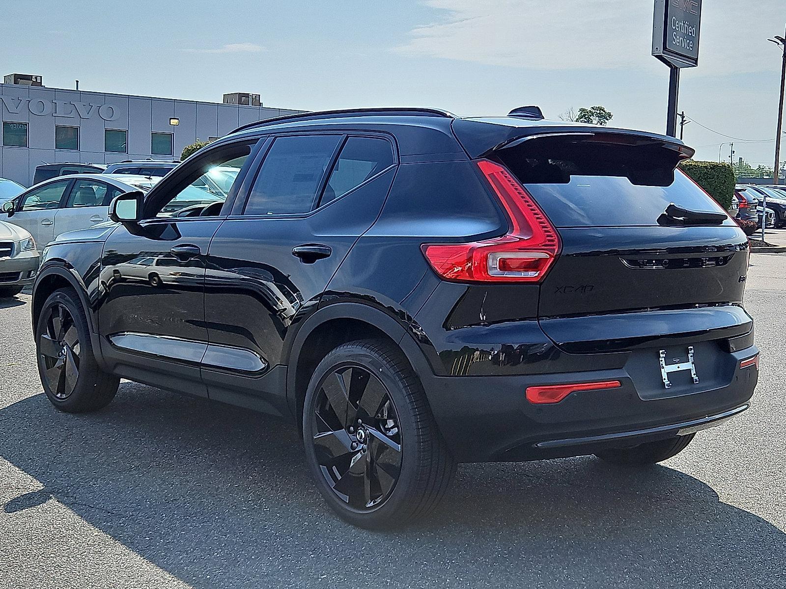 2026 Volvo XC40 Vehicle Photo in Trevose, PA 19053