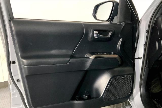 2019 Toyota Tacoma 4WD Vehicle Photo in Kansas City, MO 64114