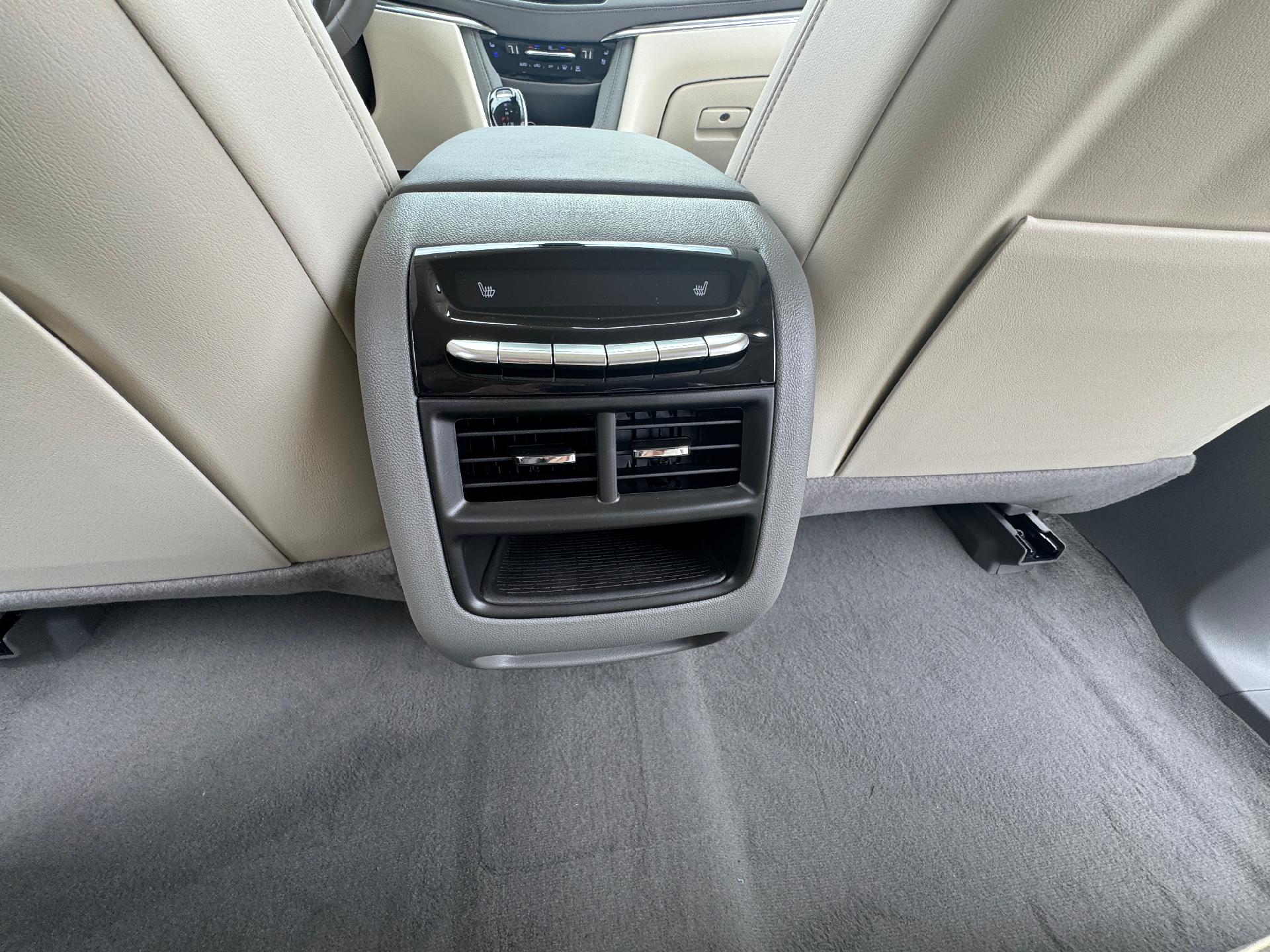 2025 Cadillac XT5 Vehicle Photo in LEOMINSTER, MA 01453-2952