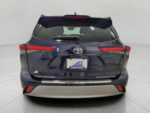 2020 Toyota Highlander Vehicle Photo in NEENAH, WI 54956-2243