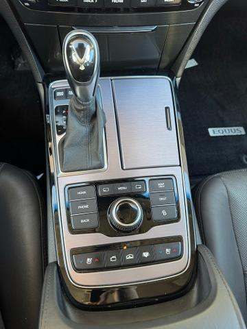 2015 Hyundai EQUUS Vehicle Photo in Peoria, IL 61615