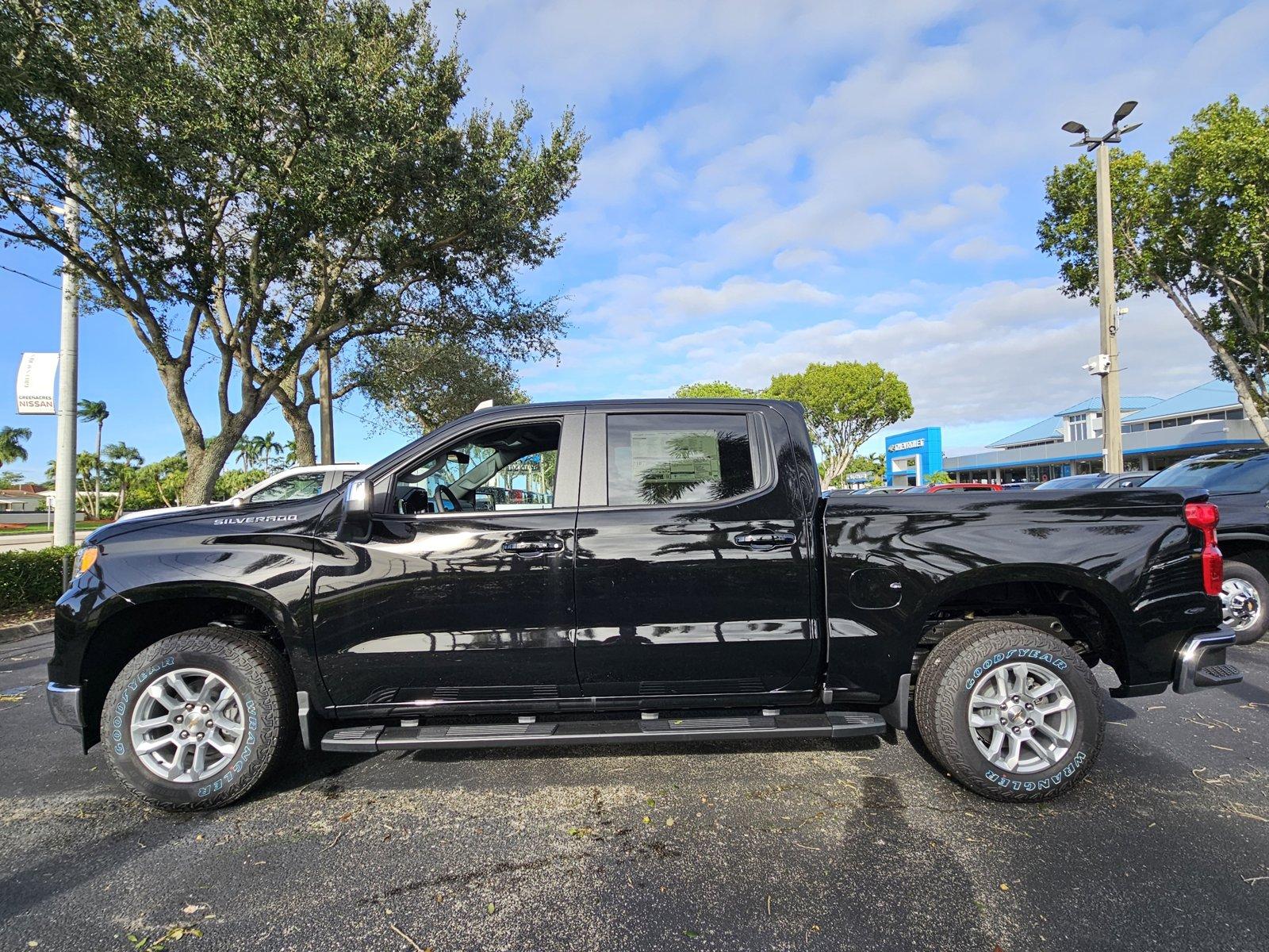 2025 Chevrolet Silverado 1500 Vehicle Photo in GREENACRES, FL 33463-3207