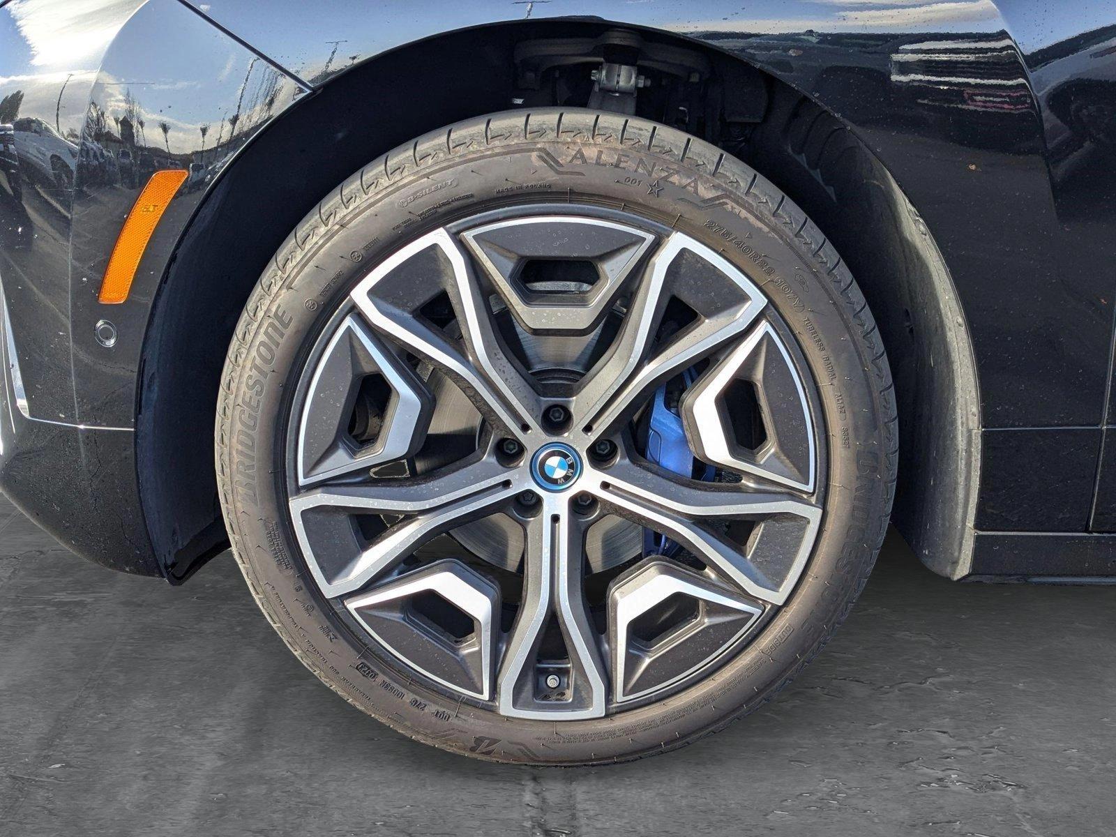 2024 BMW iX Vehicle Photo in VALENCIA, CA 91355-1705