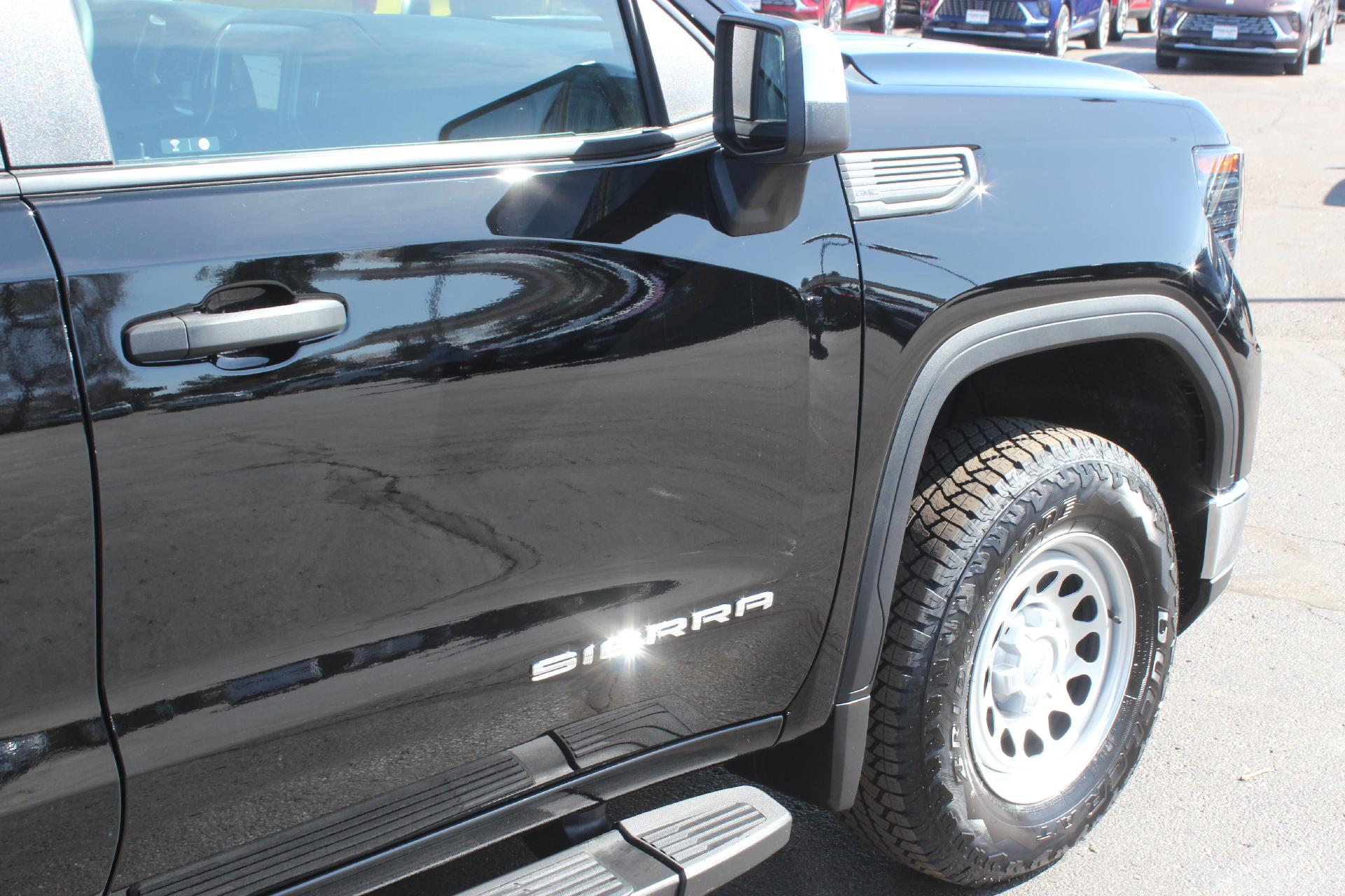 2025 GMC Sierra 1500 Vehicle Photo in AURORA, CO 80012-4011