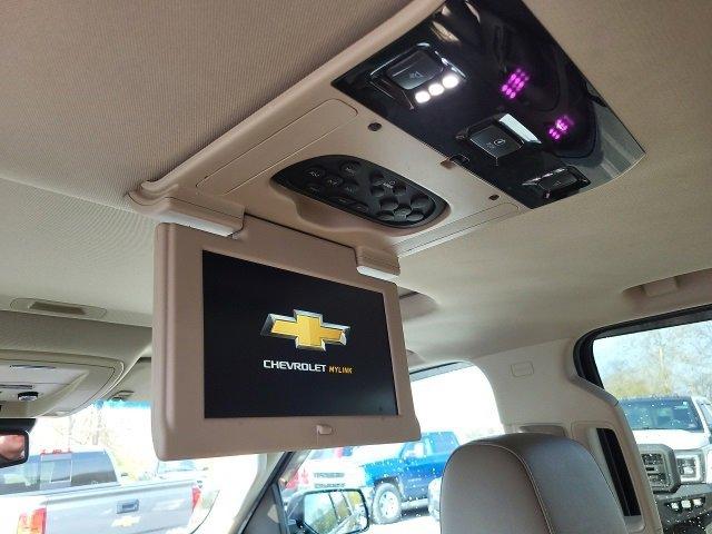 2017 Chevrolet Suburban Vehicle Photo in THOMPSONTOWN, PA 17094-9014