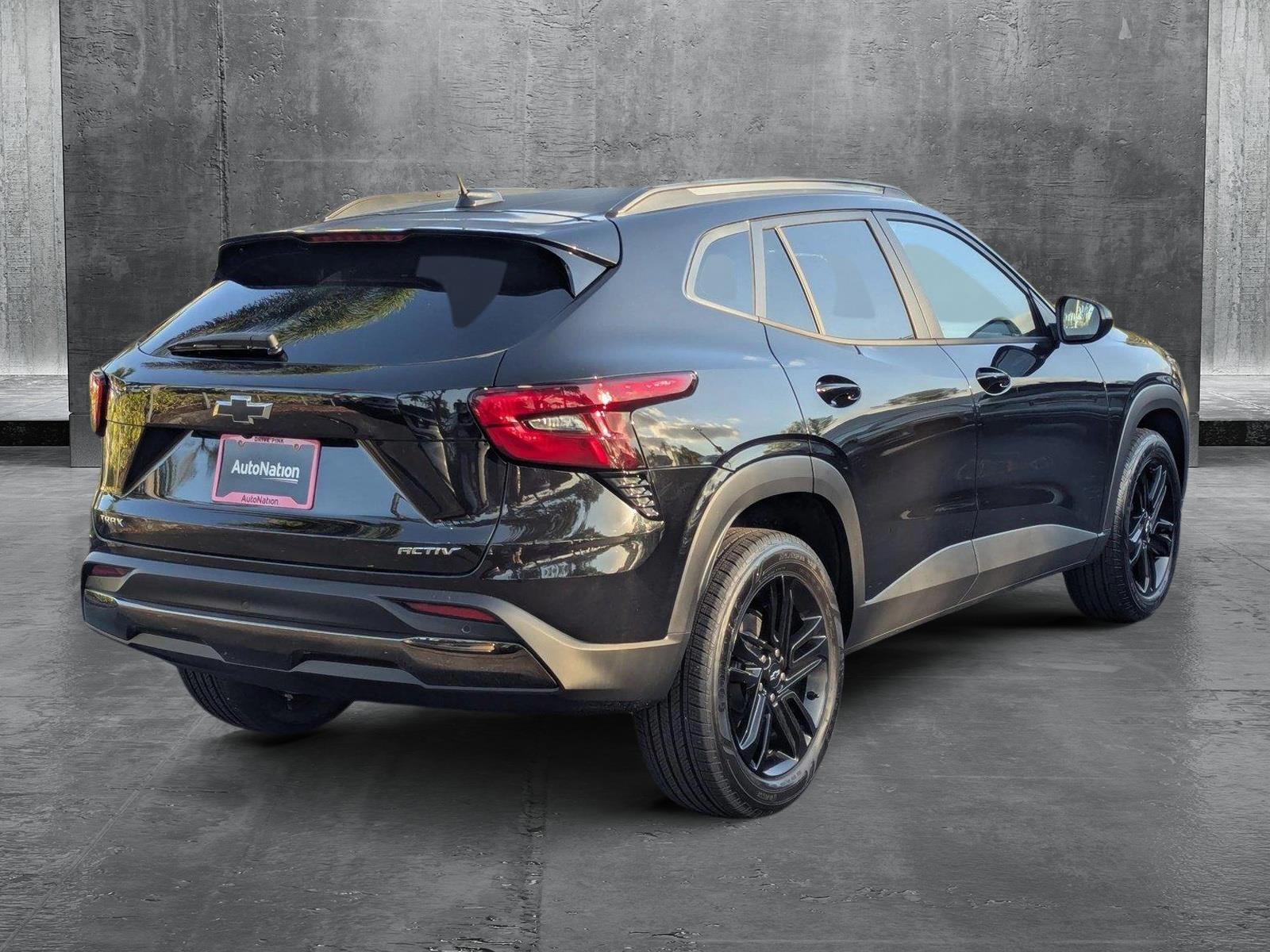 2025 Chevrolet Trax Vehicle Photo in GREENACRES, FL 33463-3207