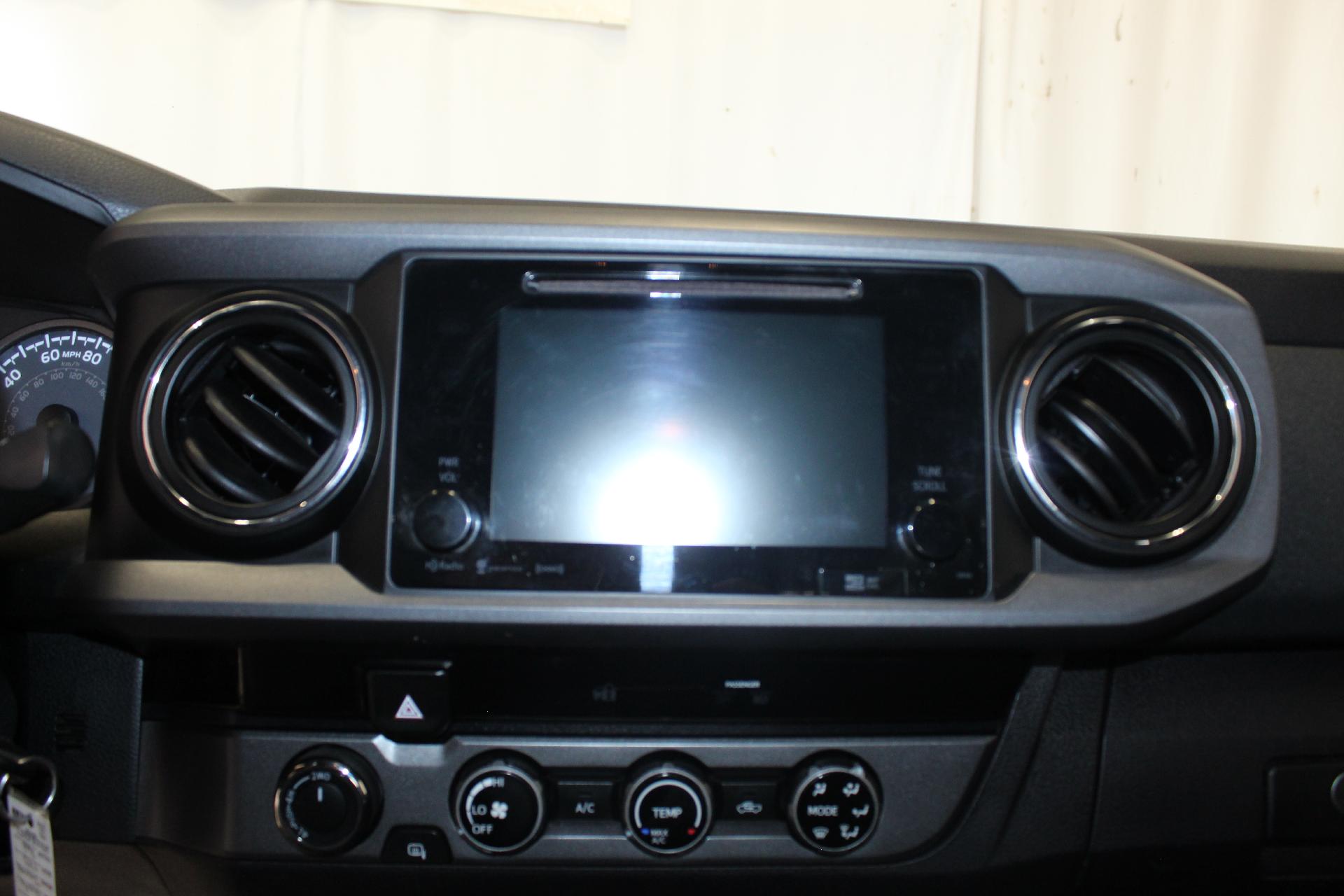 2017 Toyota Tacoma Vehicle Photo in NORTHAMPTON, MA 01060-1120