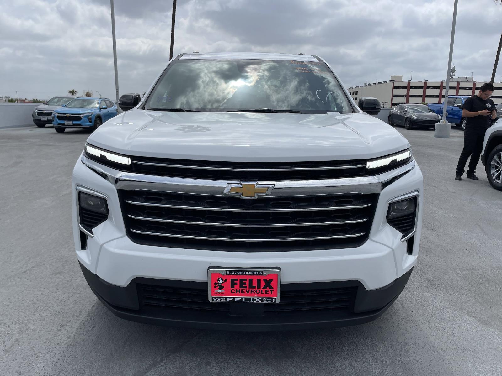 2024 Chevrolet Traverse Vehicle Photo in LOS ANGELES, CA 90007-3794