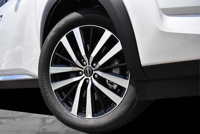 2025 Nissan Pathfinder Vehicle Photo in Ballwin, MO 63011