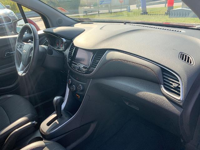 2021 Chevrolet Trax Vehicle Photo in MOON TOWNSHIP, PA 15108-2571