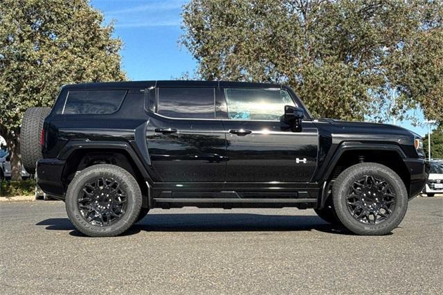 2025 GMC HUMMER EV SUV Vehicle Photo in ELK GROVE, CA 95757-8703