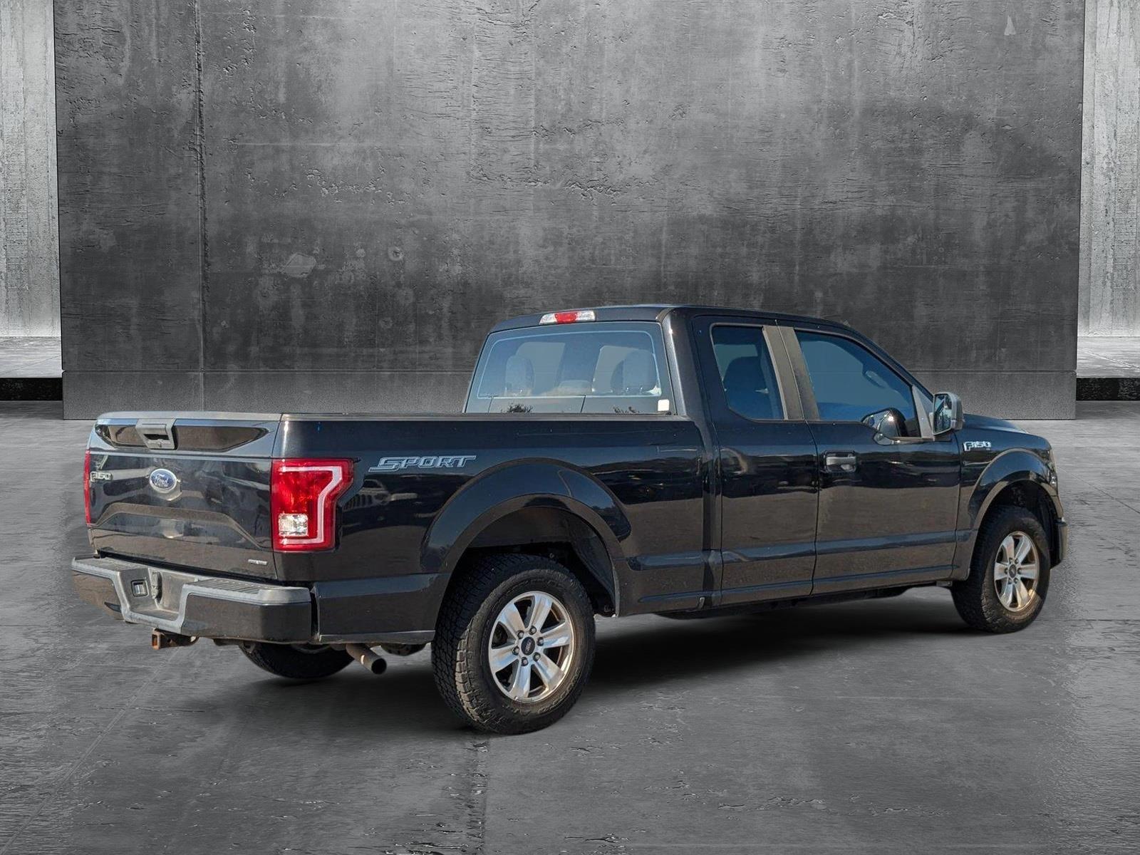 2015 Ford F-150 Vehicle Photo in St. Petersburg, FL 33713