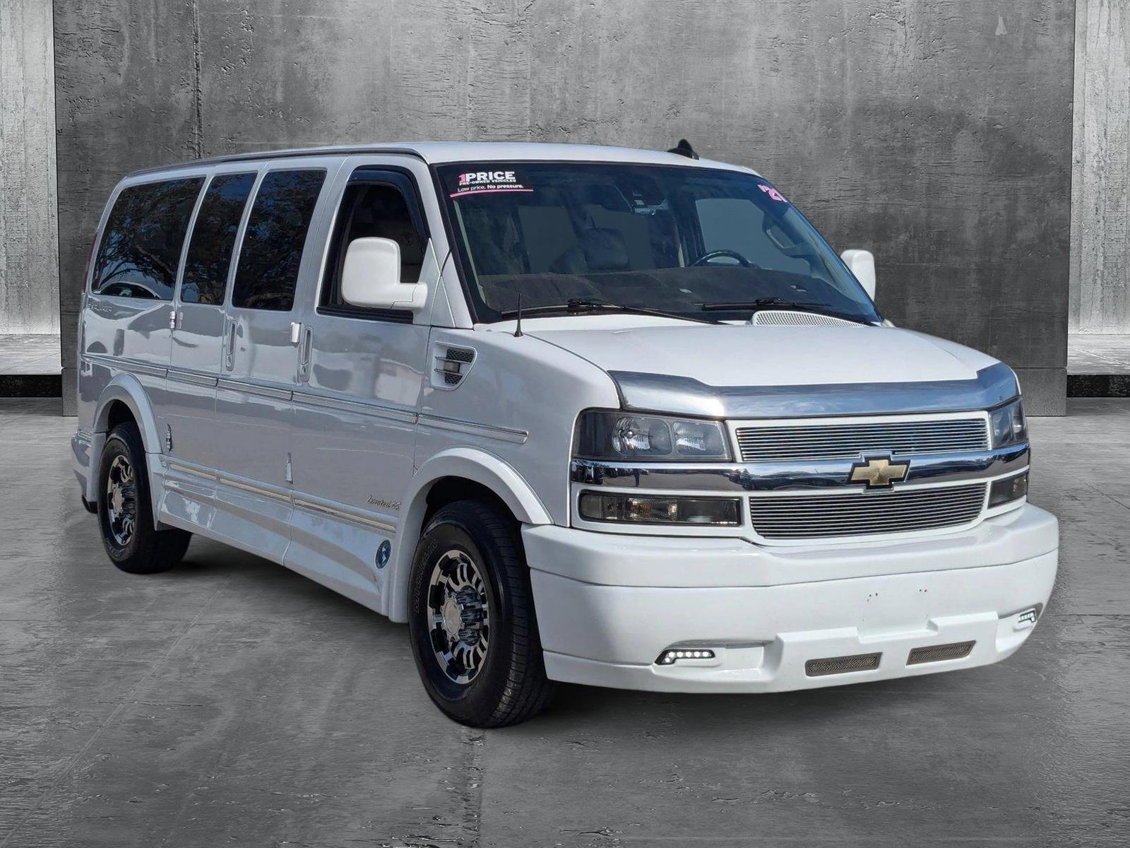 2021 Chevrolet Express Passenger Vehicle Photo in St. Petersburg, FL 33713