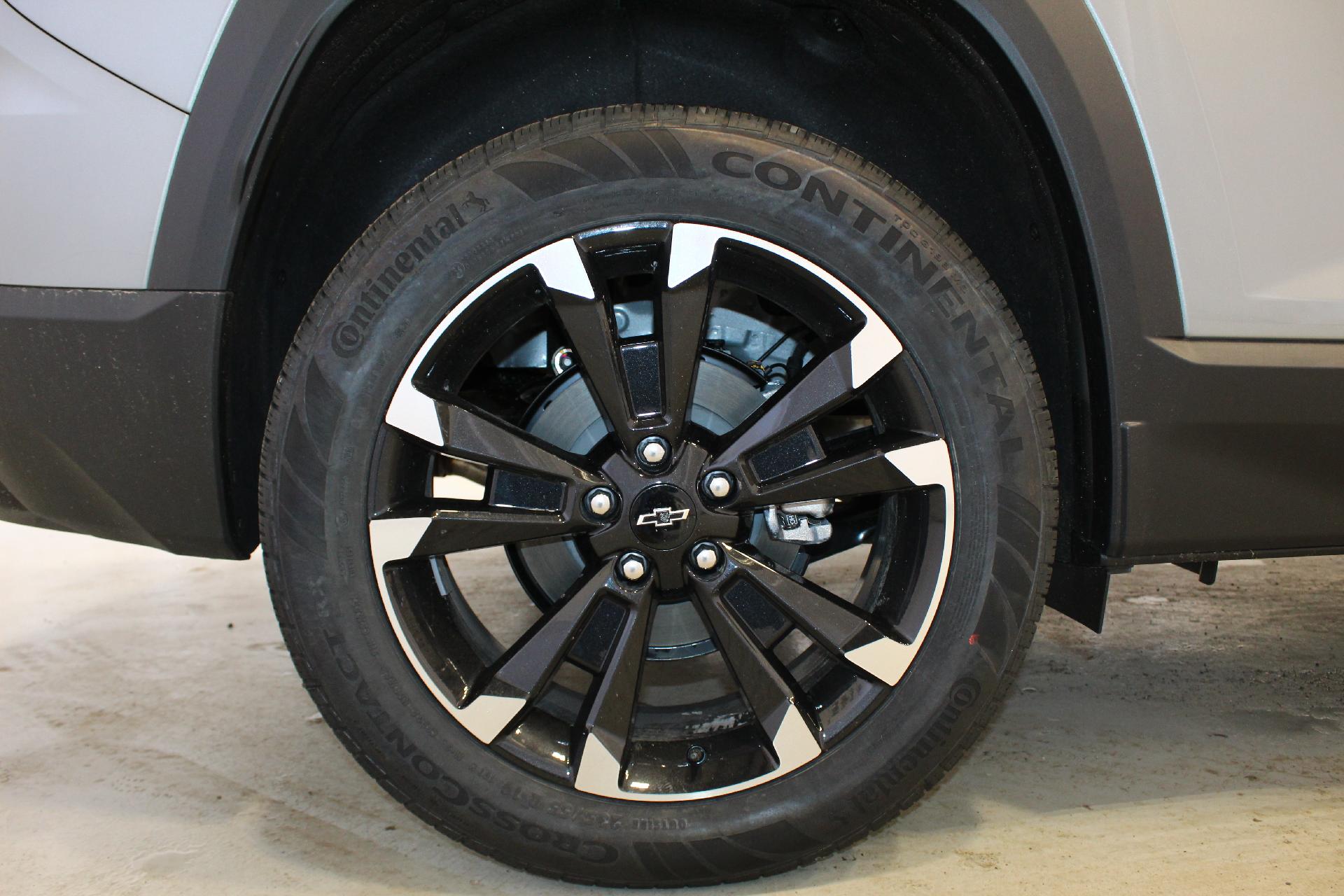 2025 Chevrolet Equinox Vehicle Photo in NORTHAMPTON, MA 01060-1120