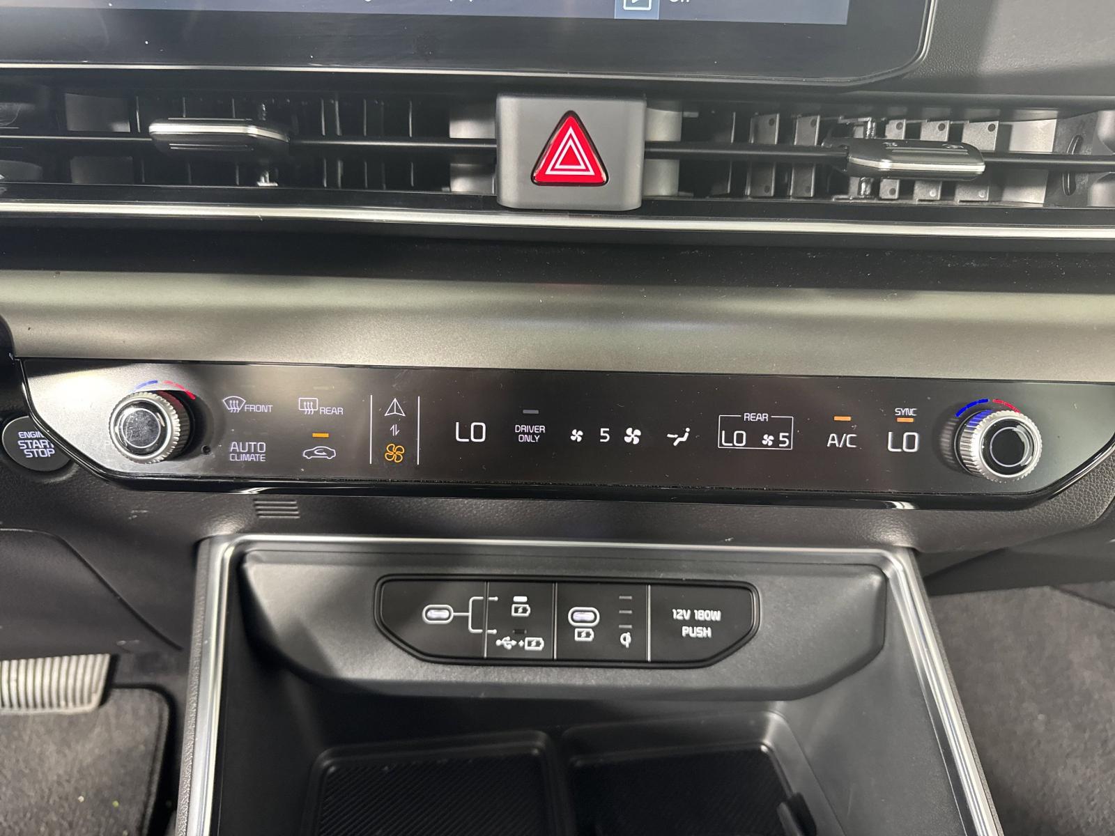 2025 Kia Carnival Hybrid Vehicle Photo in GEORGETOWN, TX 78626-7508