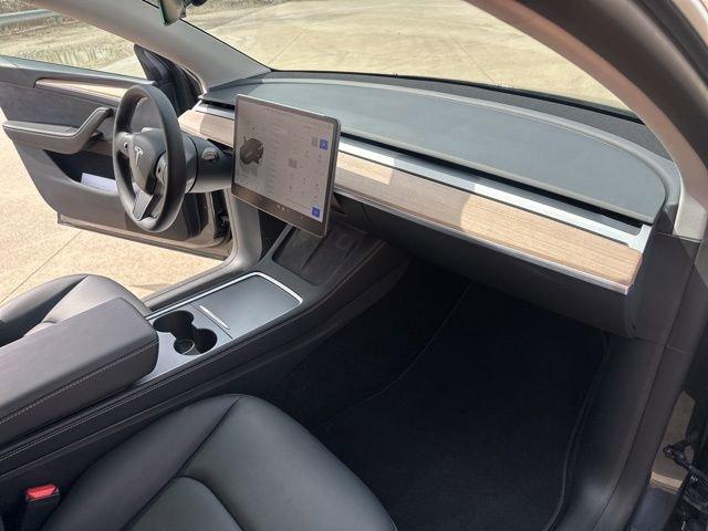 2024 Tesla Model Y Vehicle Photo in MEDINA, OH 44256-9631
