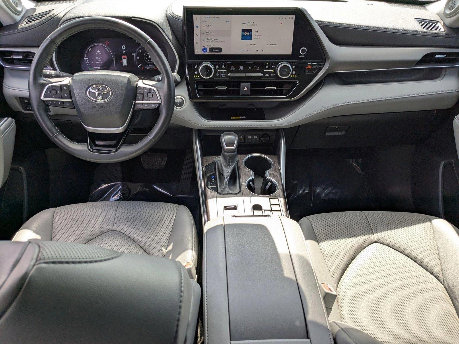 2023 Toyota Highlander Vehicle Photo in Miami, FL 33015
