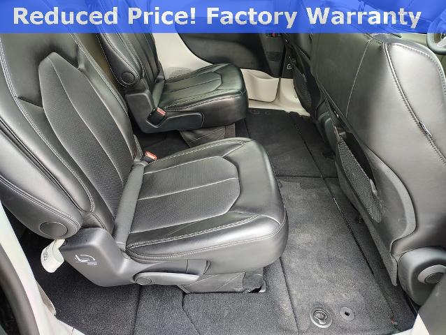 2024 Chrysler Pacifica Vehicle Photo in GREEN BAY, WI 54304-5303