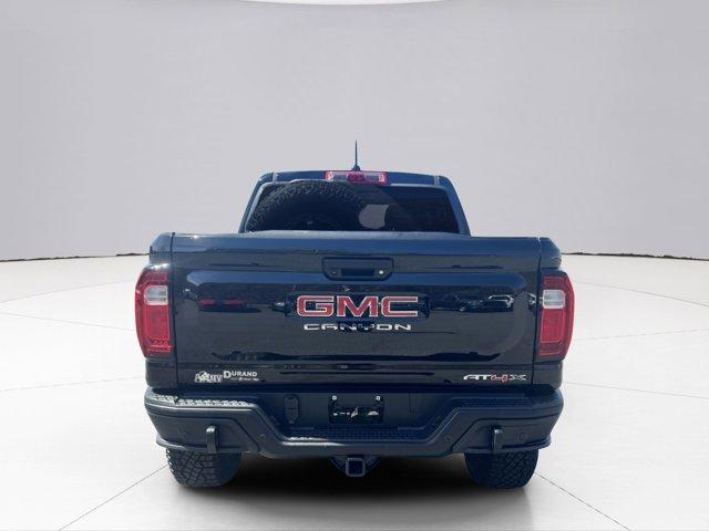 2024 GMC Canyon Vehicle Photo in LEOMINSTER, MA 01453-2952