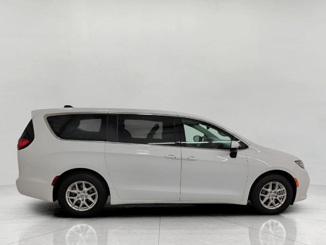 2023 Chrysler Pacifica Vehicle Photo in Green Bay, WI 54304