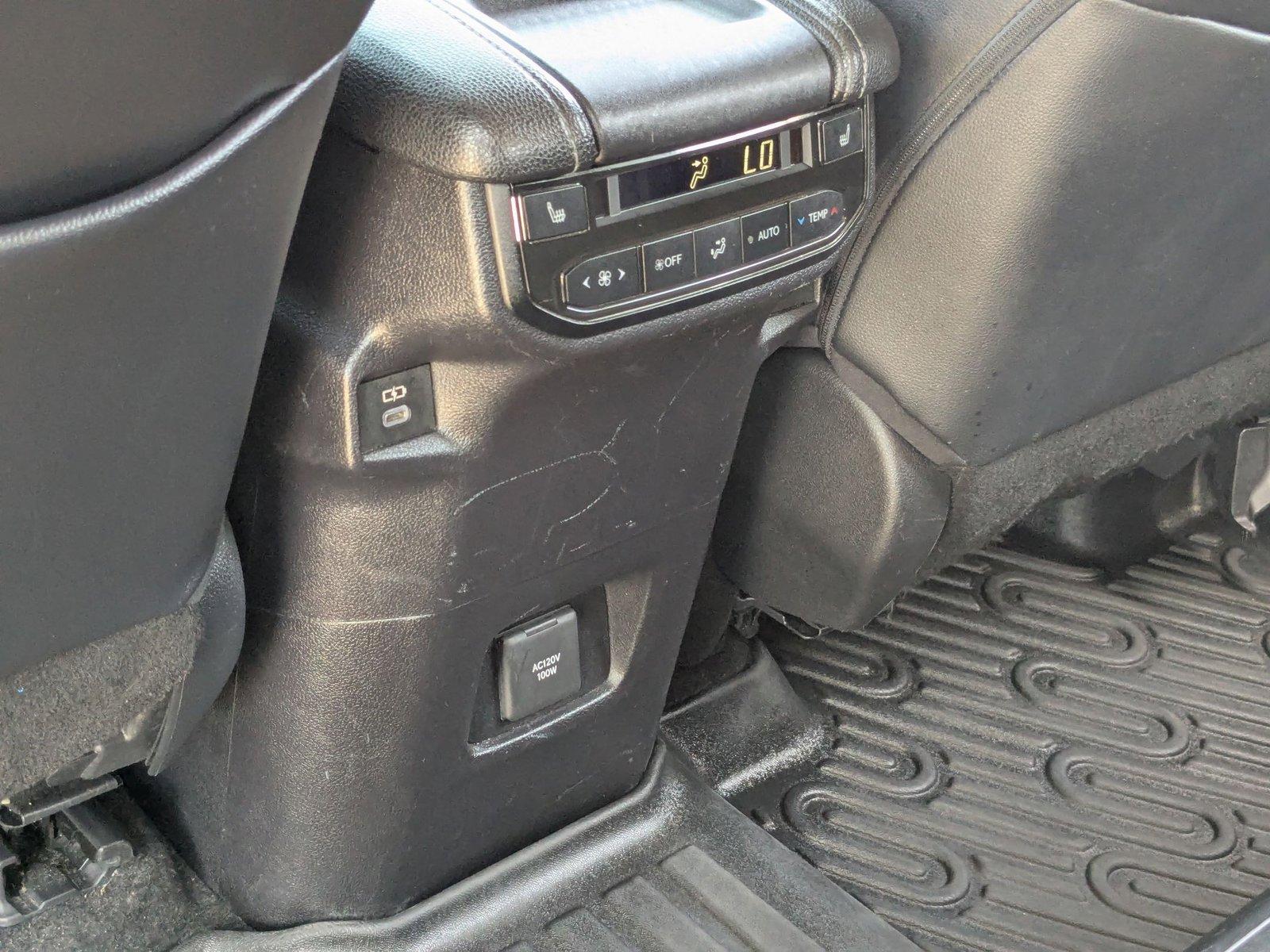 2024 Toyota Grand Highlander Vehicle Photo in Tampa, FL 33614