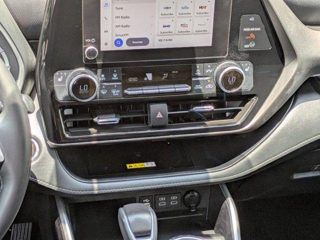 2023 Toyota Highlander Vehicle Photo in SELMA, TX 78154-1460