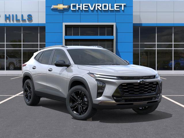 2025 Chevrolet Trax Vehicle Photo in Roslyn, NY 11576