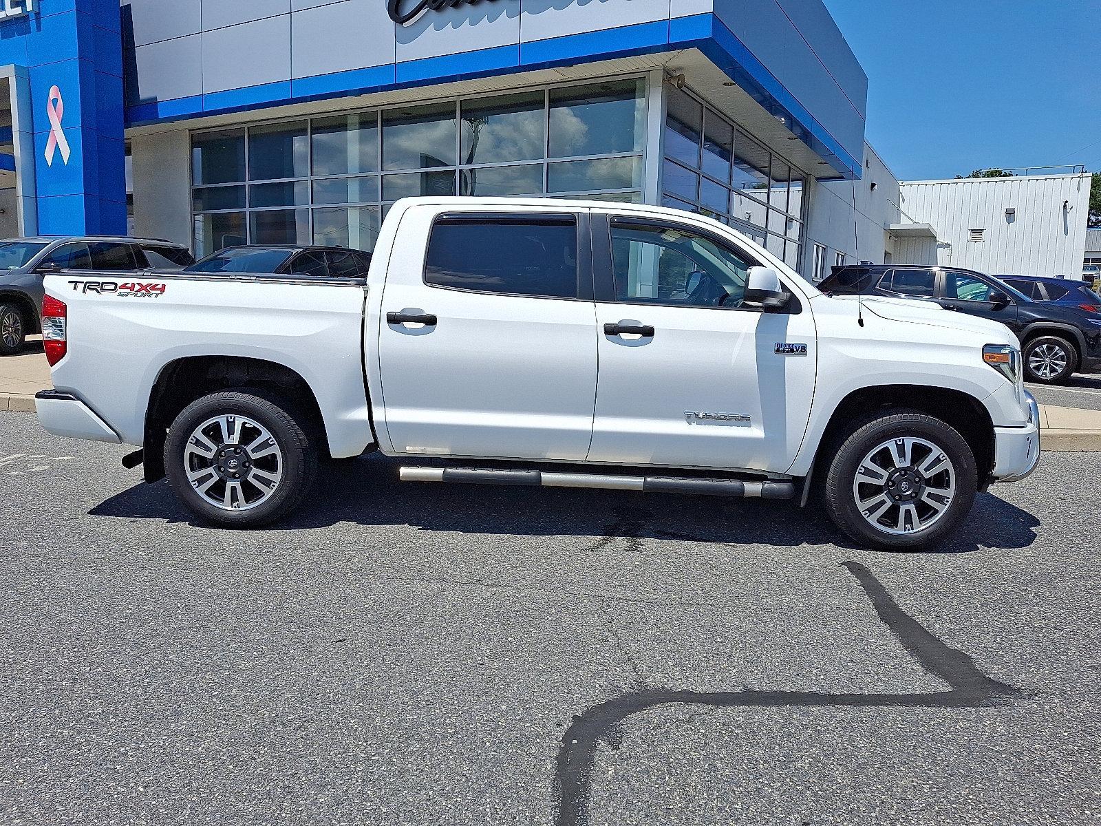 2018 Toyota Tundra 4WD Vehicle Photo in BETHLEHEM, PA 18017-9401