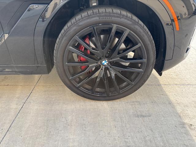 2024 BMW X6 xDrive40i Vehicle Photo in Peoria, IL 61615
