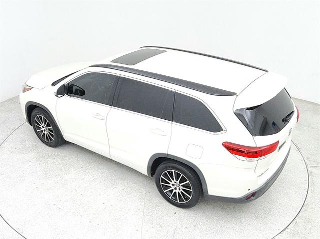 2018 Toyota Highlander Vehicle Photo in Grapevine, TX 76051