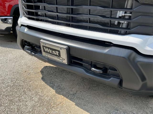 2024 Chevrolet Silverado 3500 HD Chassis Cab Vehicle Photo in ALCOA, TN 37701-3235