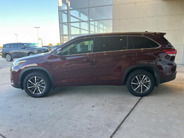 2017 Toyota Highlander Vehicle Photo in Grapevine, TX 76051