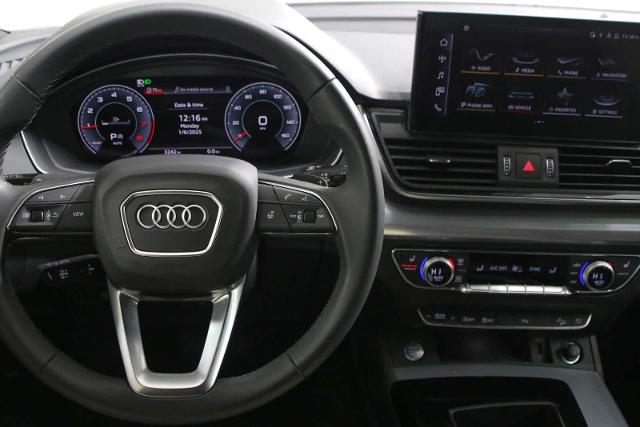 2024 Audi Q5 Vehicle Photo in SUGAR LAND, TX 77478