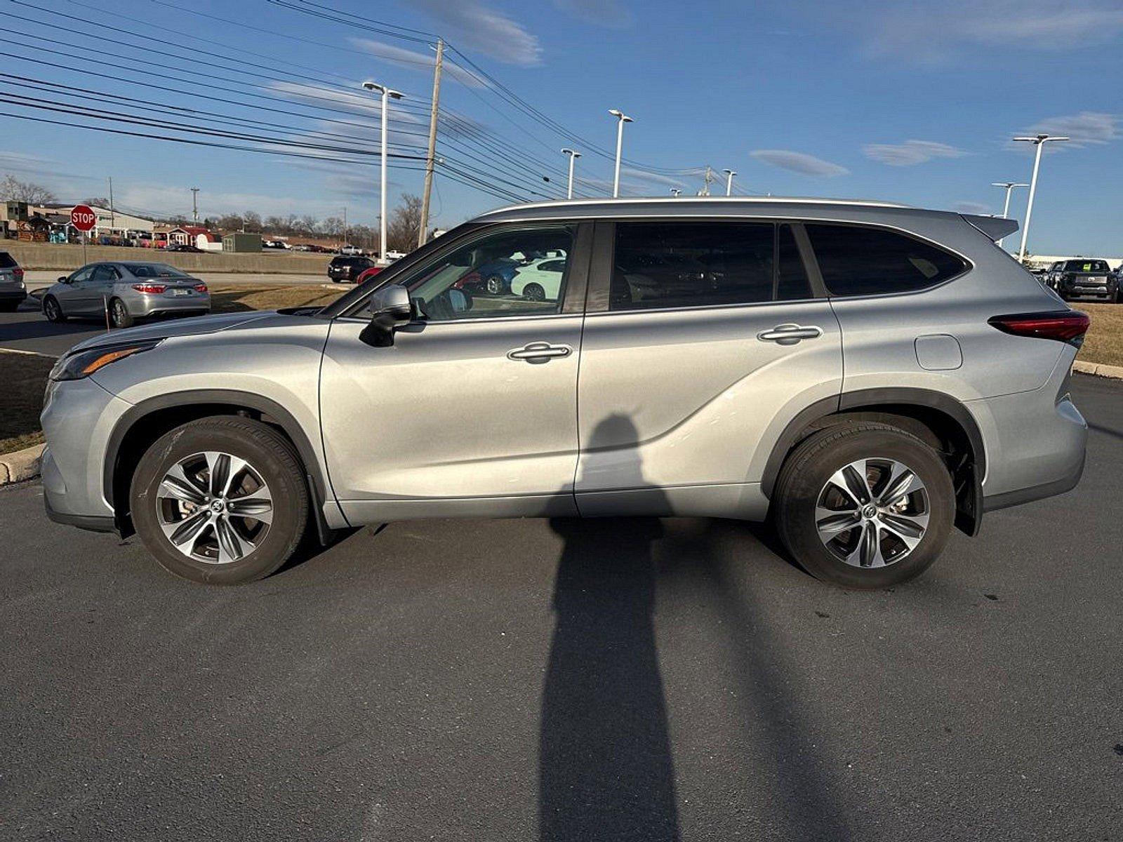 2023 Toyota Highlander Vehicle Photo in Harrisburg, PA 17111