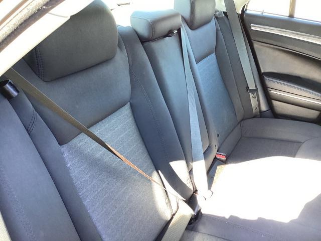 2022 Chrysler 300 Vehicle Photo in Gardner, MA 01440