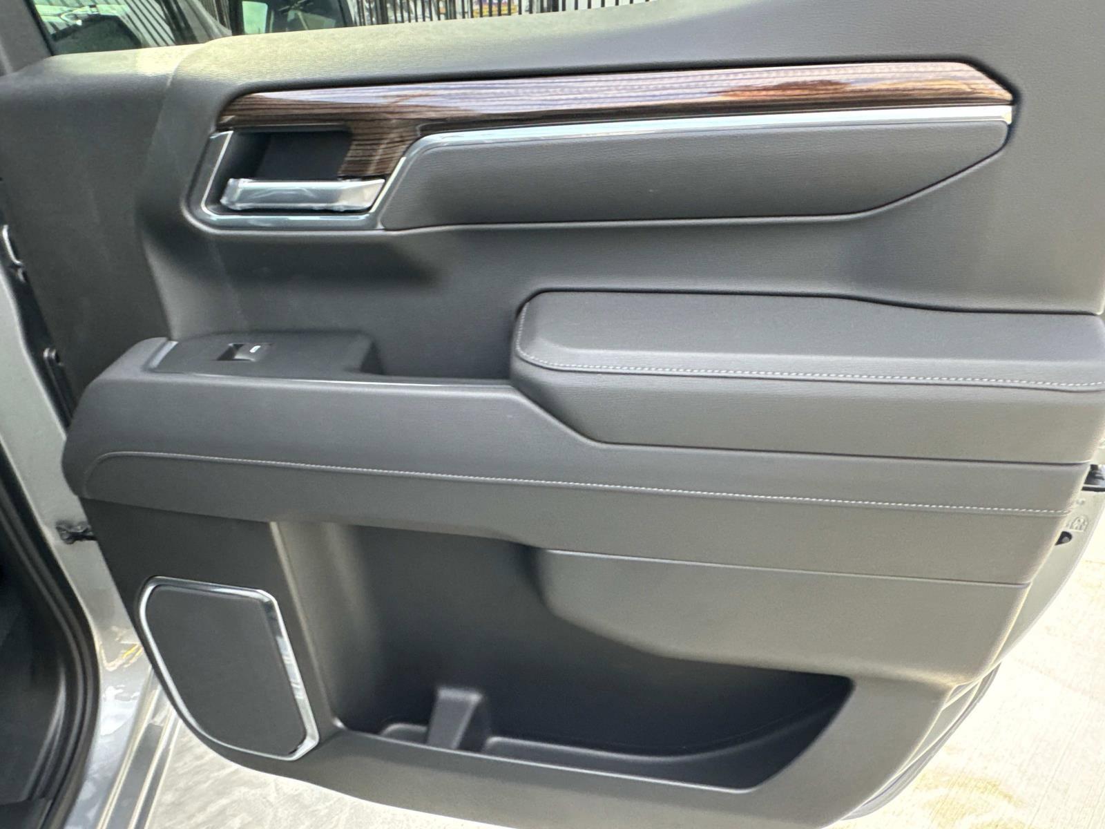 2025 Chevrolet Silverado 1500 Vehicle Photo in LOS ANGELES, CA 90007-3794