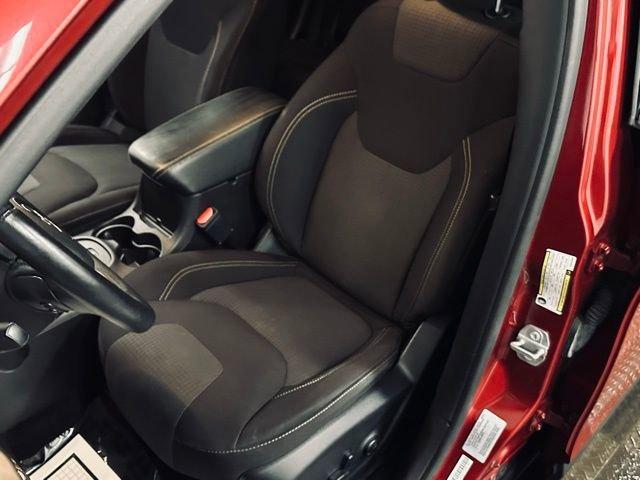 2017 Jeep Cherokee Vehicle Photo in MEDINA, OH 44256-9631