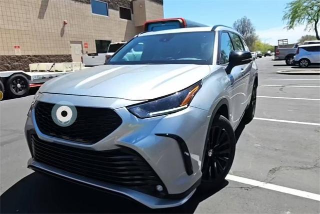 2024 Toyota Highlander Vehicle Photo in Grapevine, TX 76051