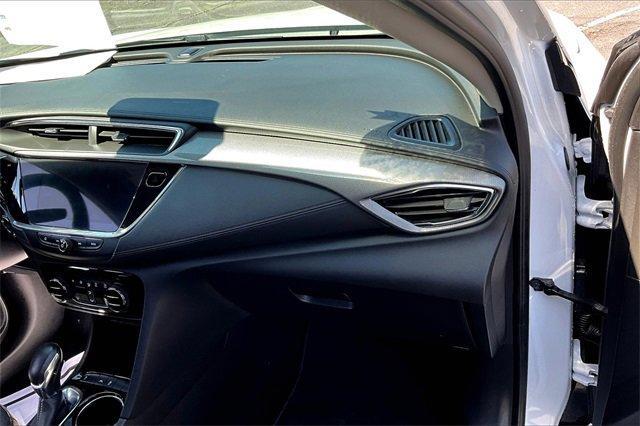 2022 Buick Encore GX Vehicle Photo in TOPEKA, KS 66609-0000