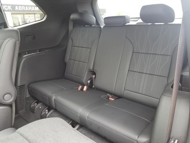 2025 Buick Enclave Vehicle Photo in ELYRIA, OH 44035-6349
