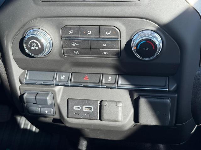 2025 GMC Sierra 3500 HD Vehicle Photo in COLUMBIA, MO 65203-3903