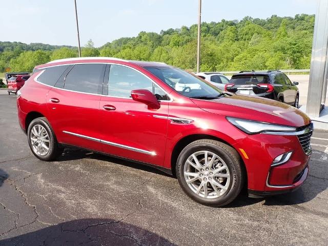 2023 Buick Enclave Vehicle Photo in ZELIENOPLE, PA 16063-2910