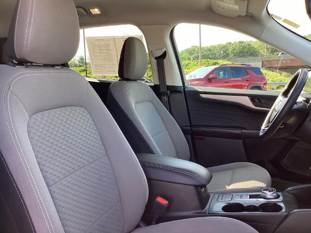2022 Ford Escape Vehicle Photo in GARDNER, MA 01440-3110