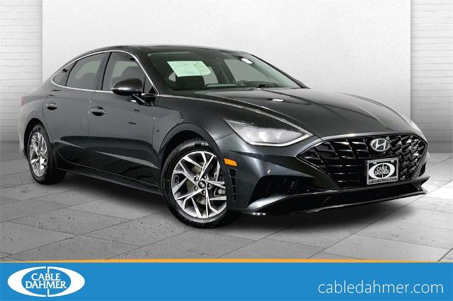 2021 Hyundai SONATA Vehicle Photo in Lees Summit, MO 64086