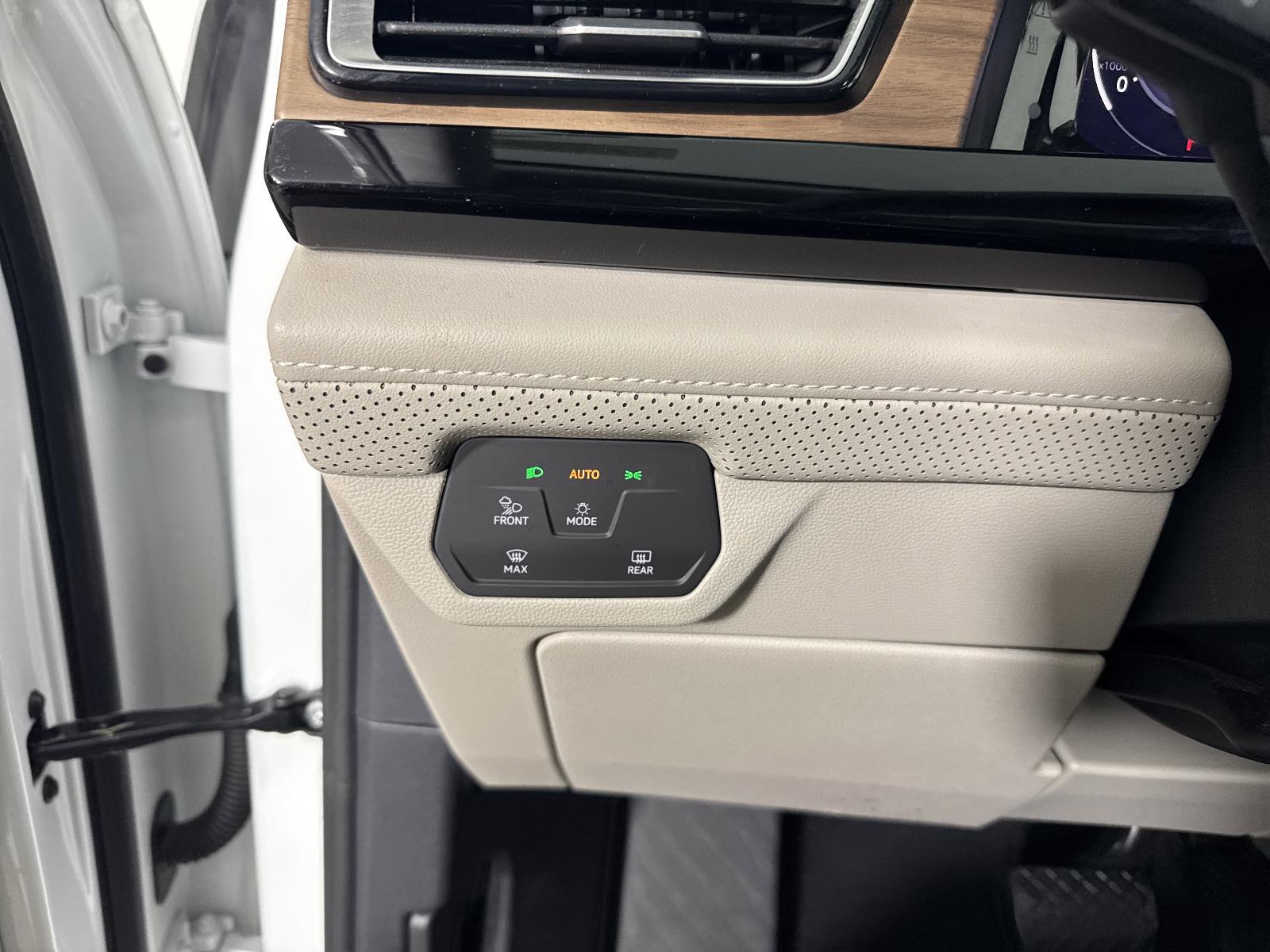 2024 Volkswagen Atlas Vehicle Photo in Georgetown, TX 78626