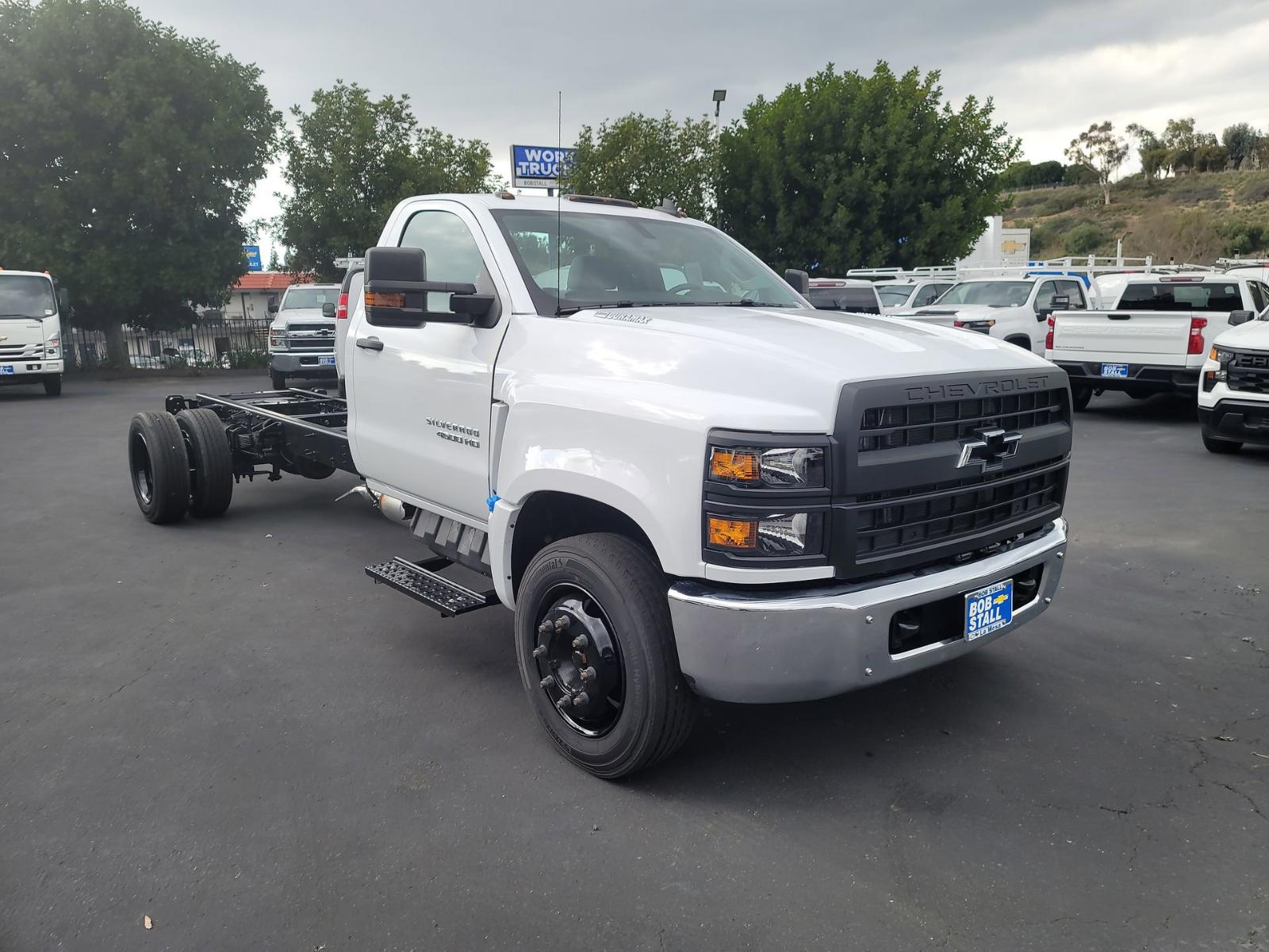 2023 Chevrolet Silverado Chassis Cab Vehicle Photo in LA MESA, CA 91942-8211