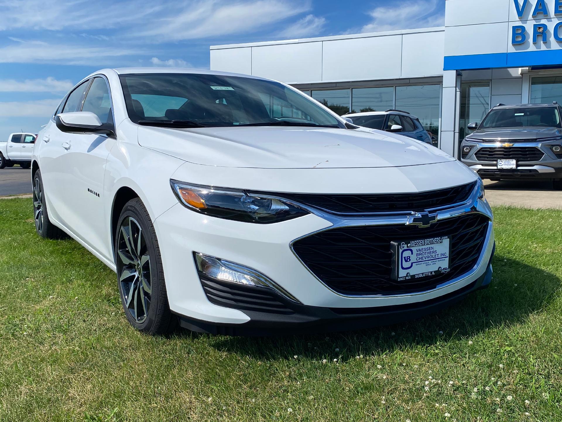 2025 Chevrolet Malibu for Sale at Vaessen Brothers Chevrolet 1G1ZG5ST2SF104456