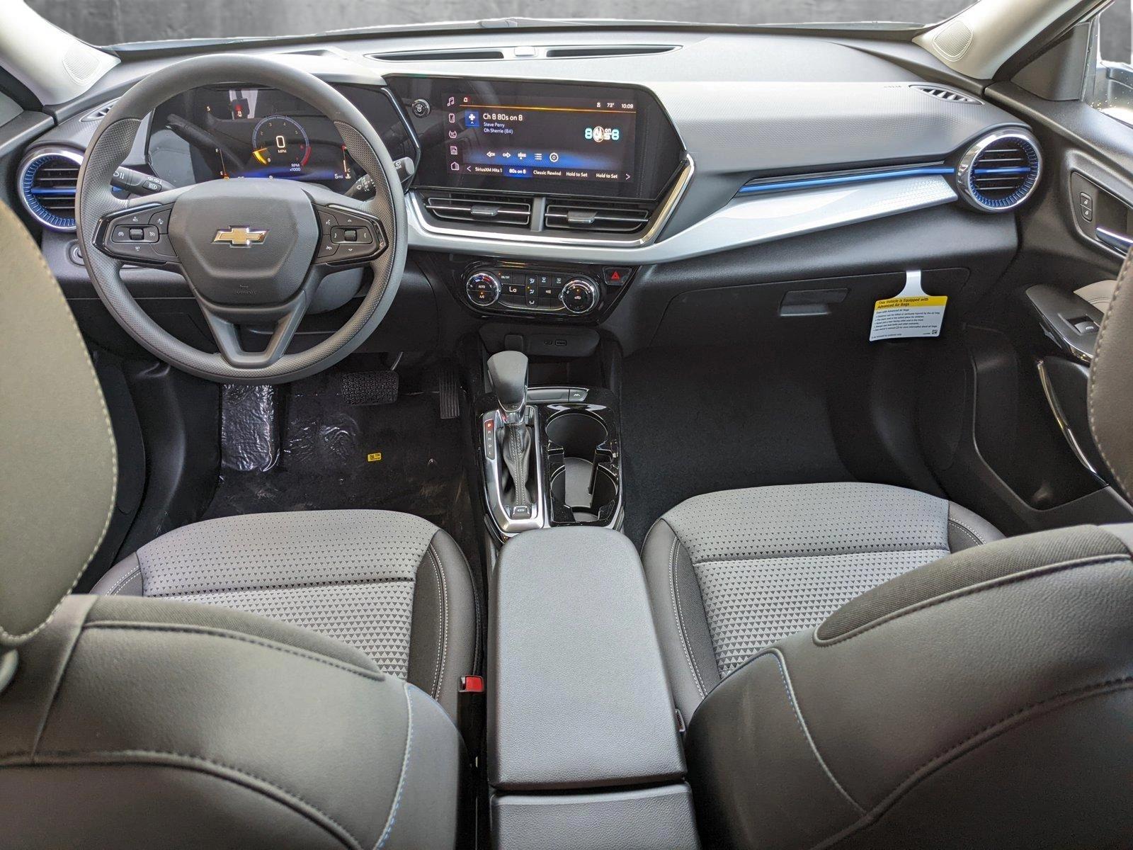 2025 Chevrolet Trax Vehicle Photo in VALENCIA, CA 91355-1705