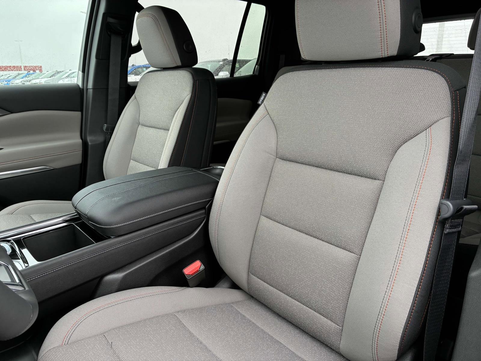 2025 Chevrolet Traverse Vehicle Photo in LOS ANGELES, CA 90007-3794